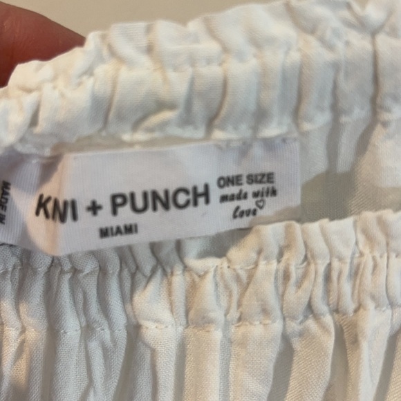 Elegant Off-Shoulder Mini Dress in Cream - Picture 7 of 9